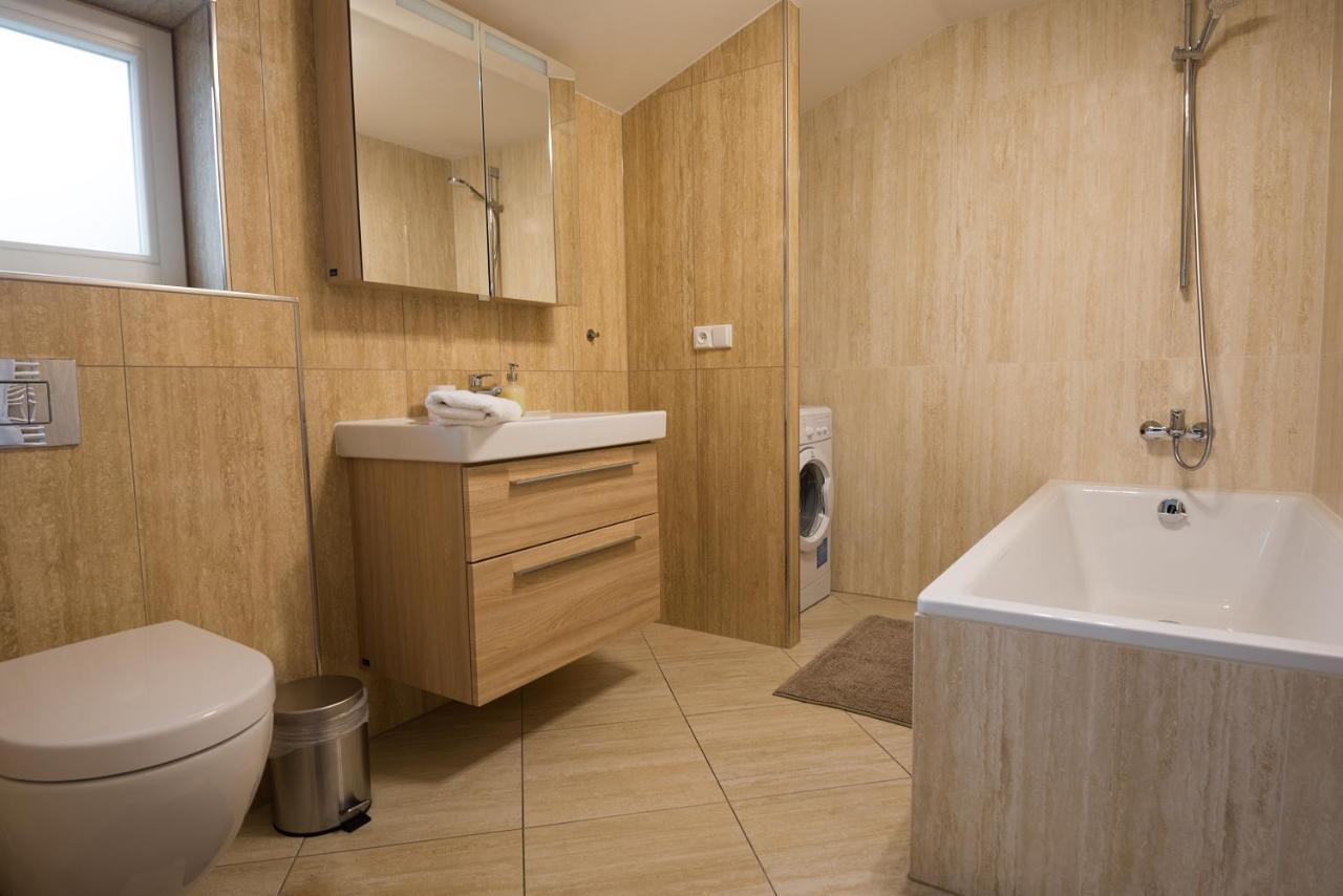 Spa Apartments Bulharska カルロヴィ・ヴァリ エクステリア 写真