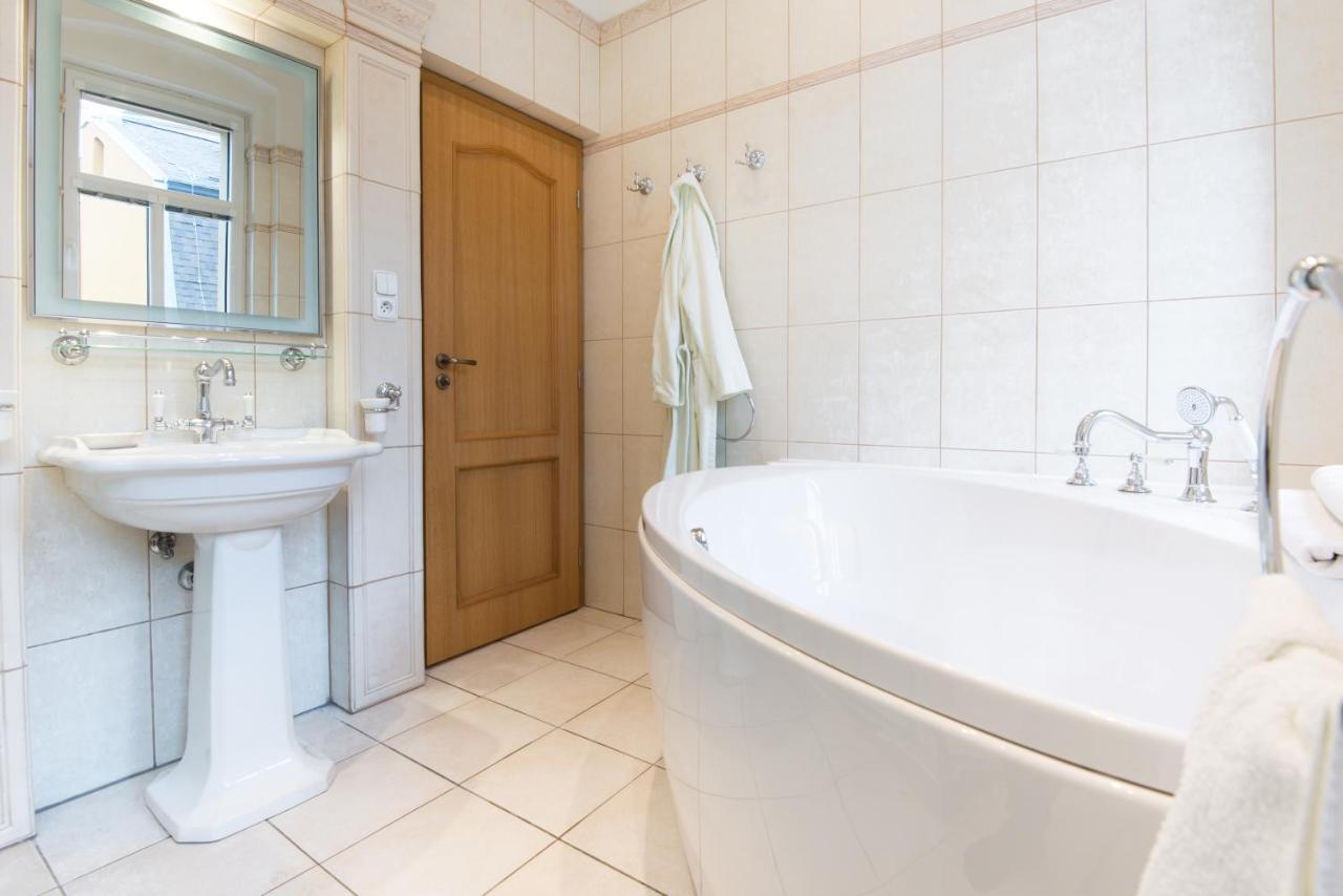 Spa Apartments Bulharska カルロヴィ・ヴァリ エクステリア 写真